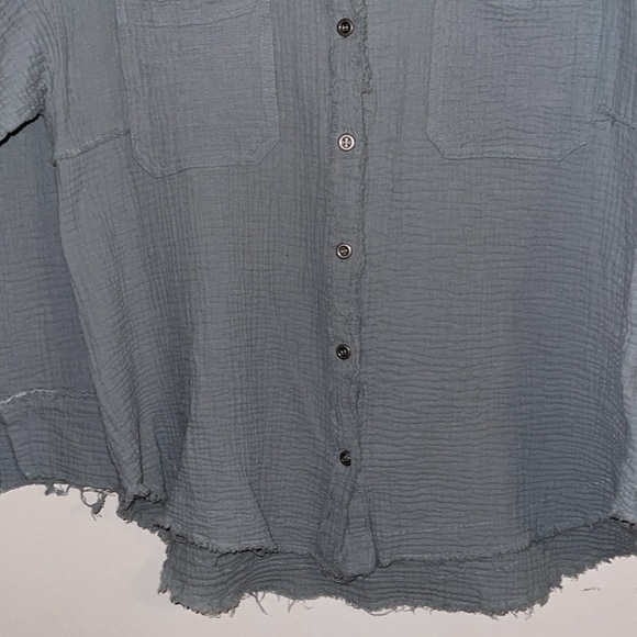 🌹NEW IN SAGE RAYON BUTTON DOWN BLOUSE - Picture 3 of 8